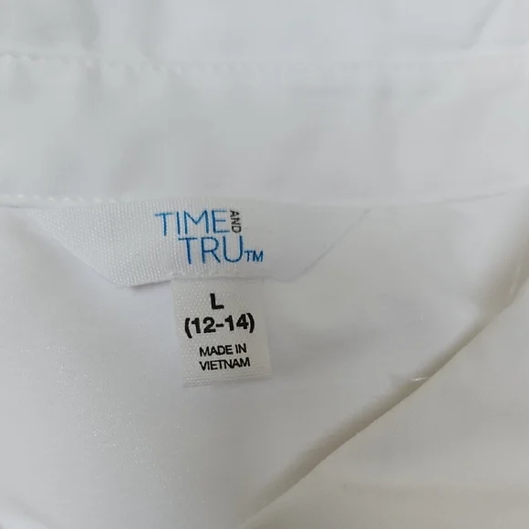 NWOT Time And Tru Classic White Women's Shirt - Picture 2 of 4